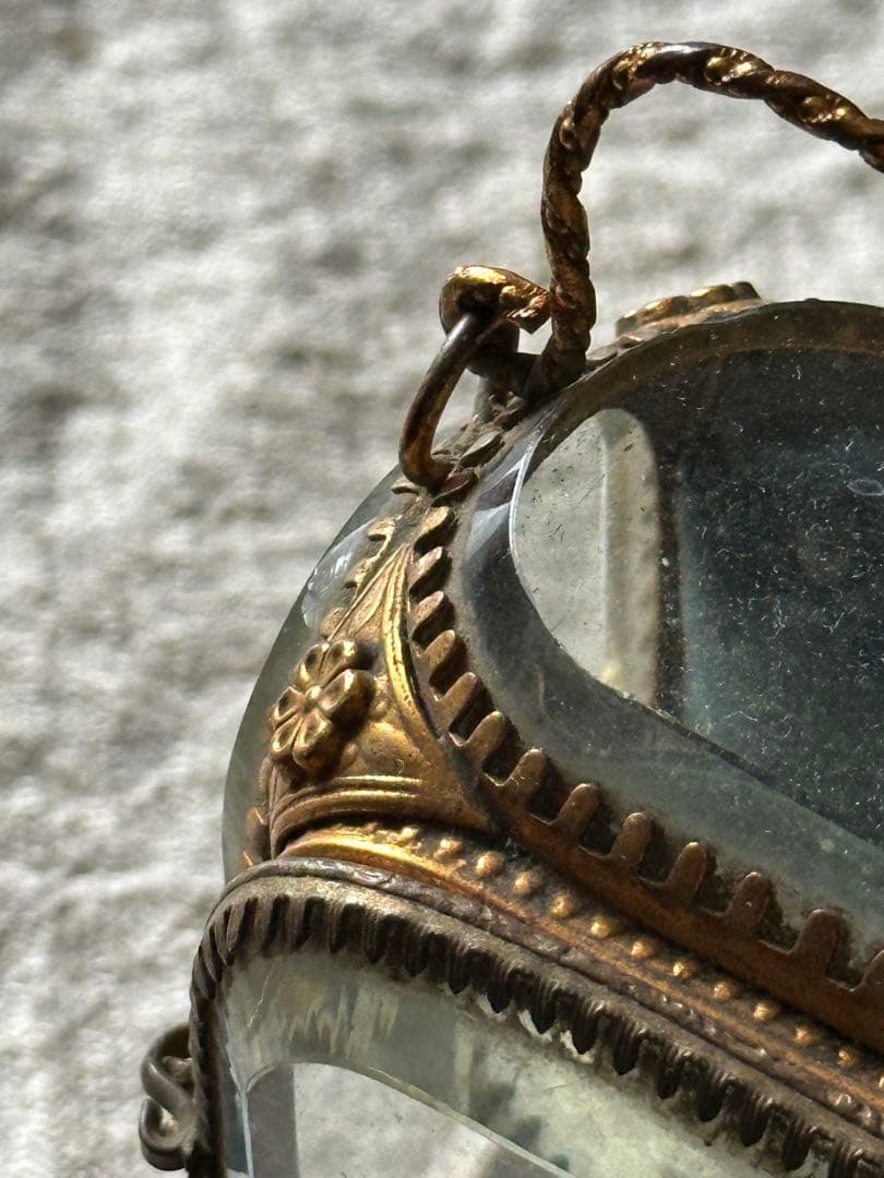 ⚫︎フランスアンティーク⚫︎美しいオルモル調装飾 厚ガラスのジュエリーケース 希少