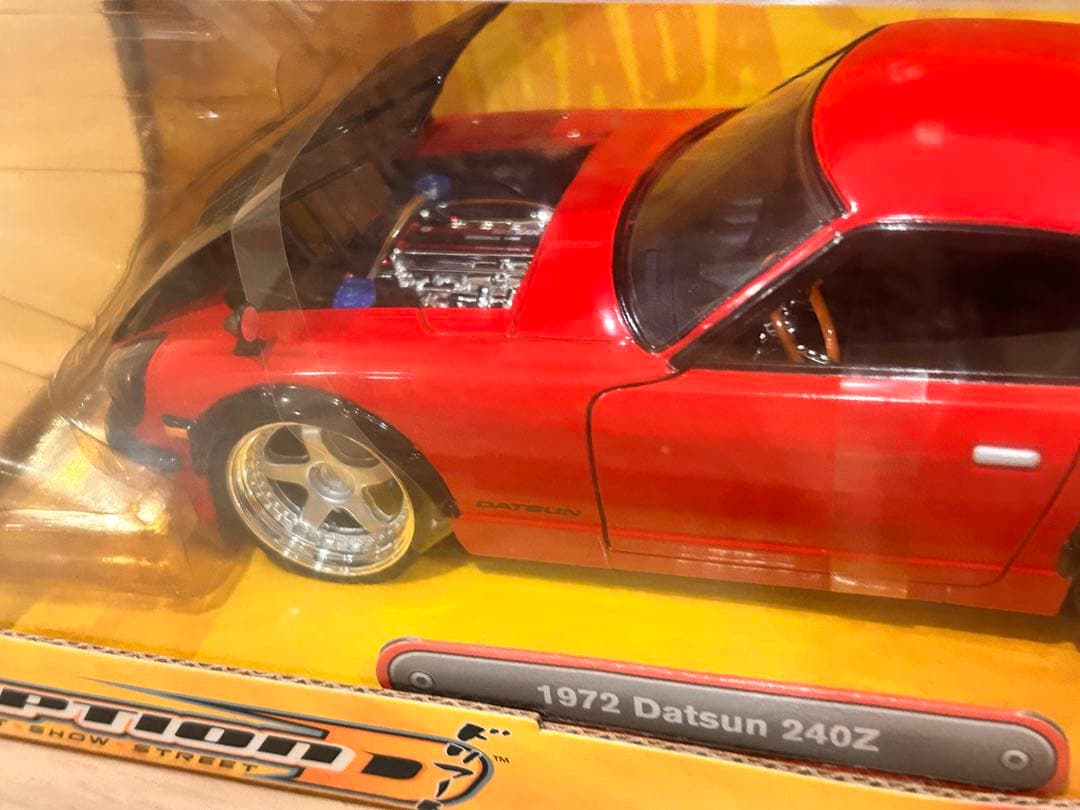 1972 Datsun 240Z スケールモデル　赤　ミニカー
