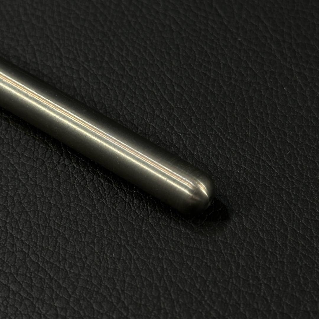 新品 特注品 チェロ エンドピン 8mm タングステン製 + チタニ m1849