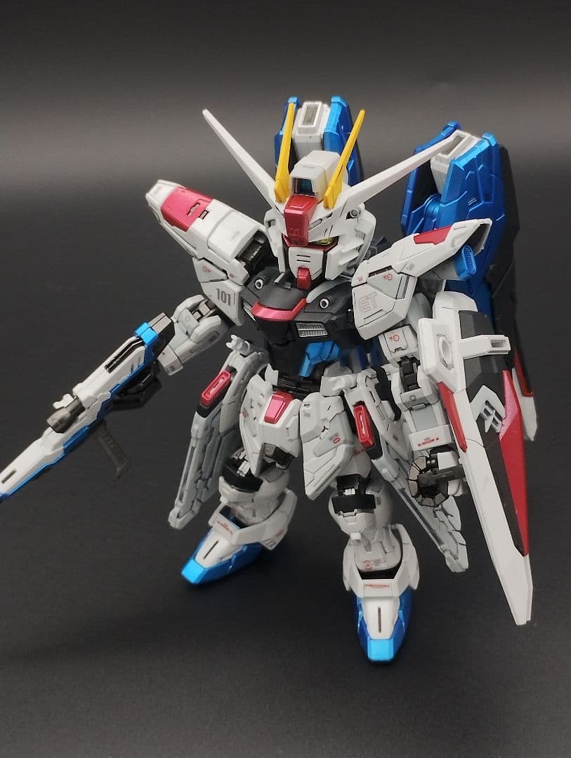キャンディー・パール塗装 MGSDフリーダムガンダム ガンプラ 完成品