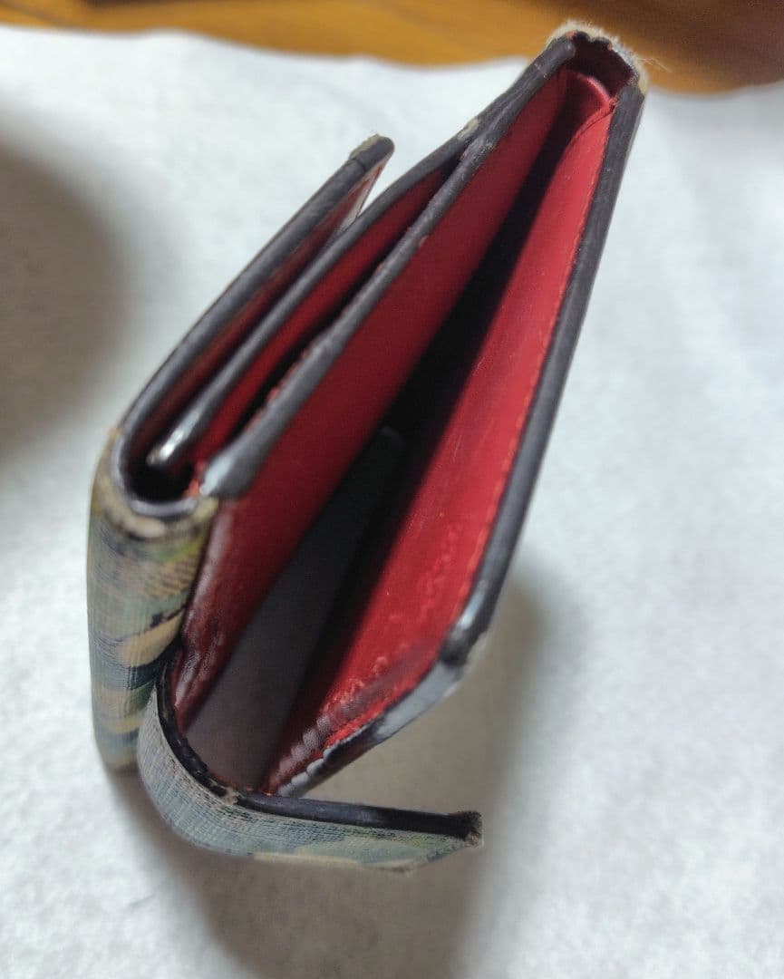 GUCCI ブルームス 二つ折り財布 箱付き