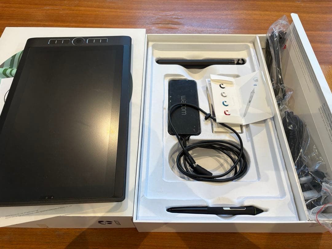 液タブ・ペンタブ Wacom MobileStudio Pro 13 DTHW1321