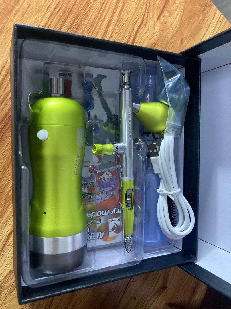 フィギュア塗装セット・エアブラシ、塗装ブース、防毒マスク、ガス缶2つ、肌用塗料