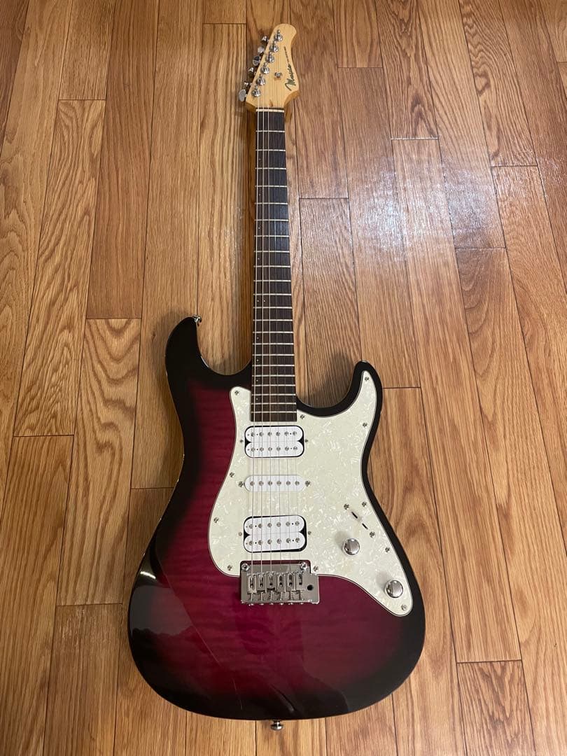 mavis MST-600のエレキギター（メイプルレッドバースト）