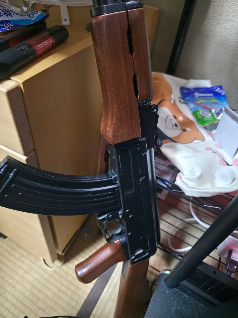 AK-47電動マルイ、やや使用感あり、充電器附属 値段交渉受け付けます