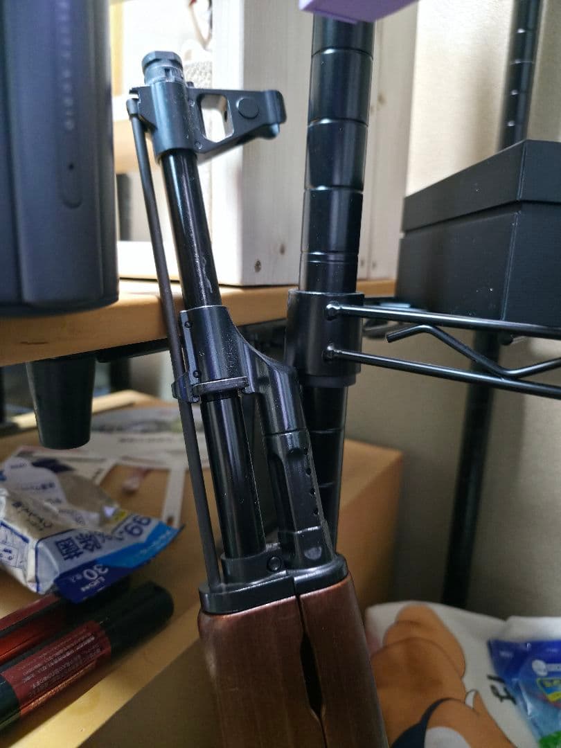 AK-47電動マルイ、やや使用感あり、充電器附属 値段交渉受け付けます