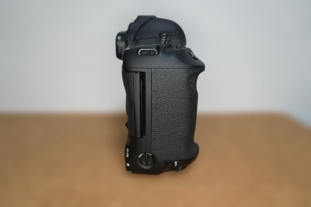 EOS 1DX(無印)/純正バッテリ、CFメディア、他付属品