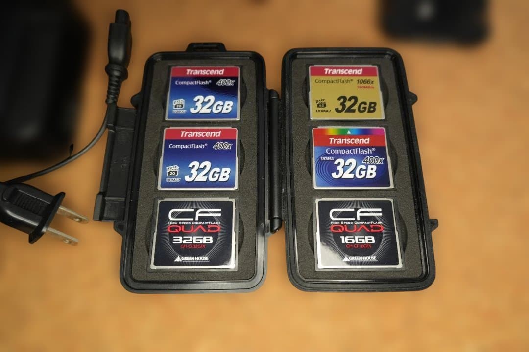 EOS 1DX(無印)/純正バッテリ、CFメディア、他付属品