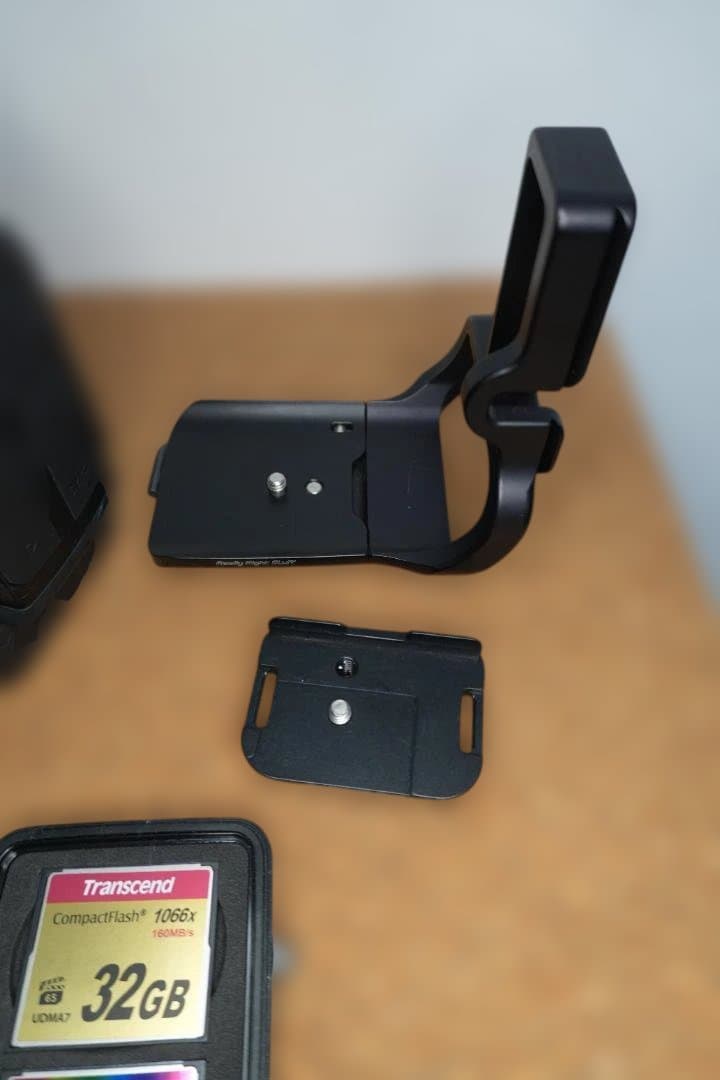 EOS 1DX(無印)/純正バッテリ、CFメディア、他付属品