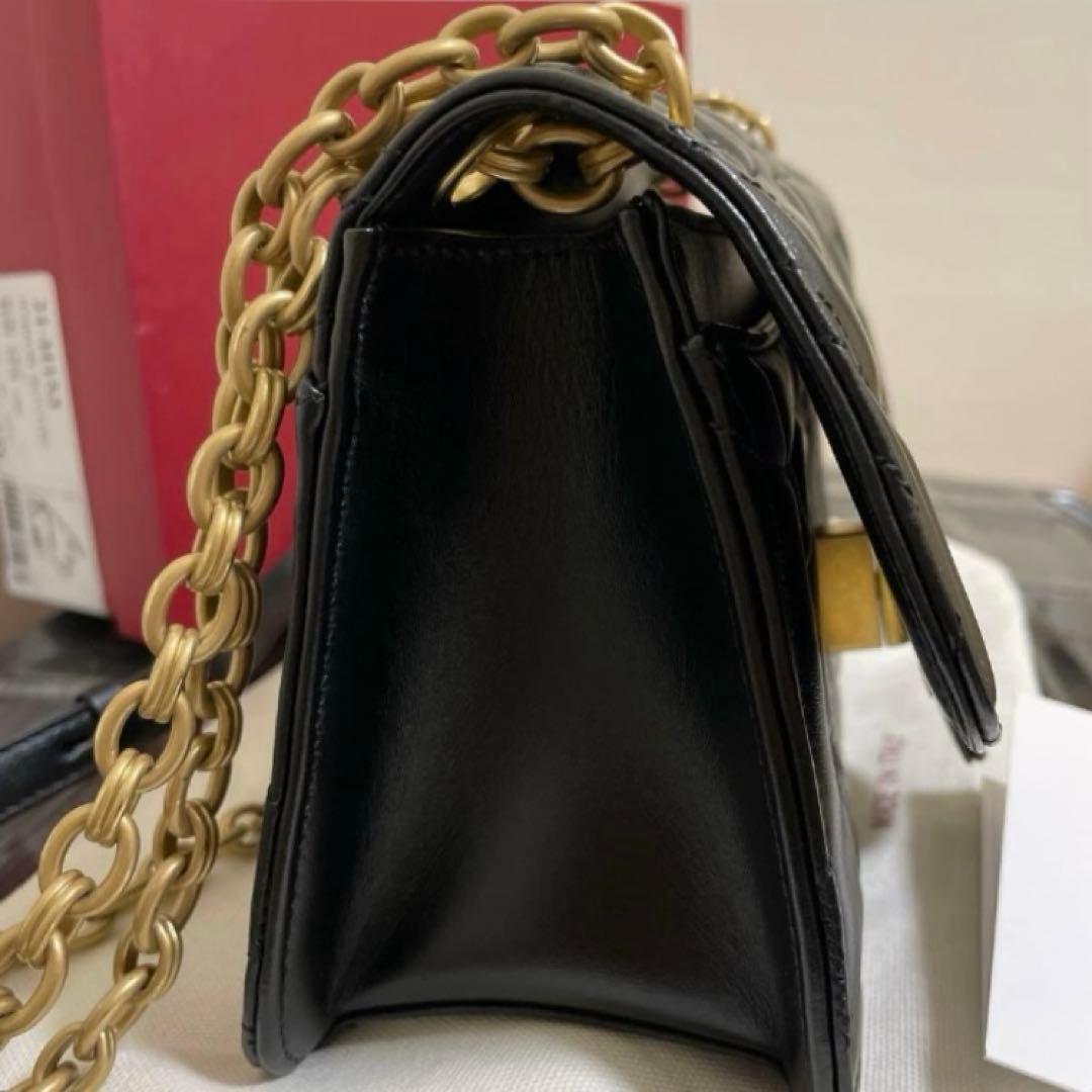 Salvatore Ferragamo フェラガモ　ガンチーニショルダーバッグ