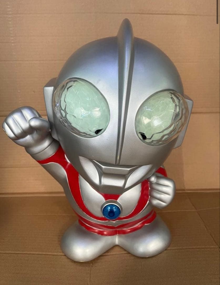 ウルトラマン フィギュア シルバー レッド