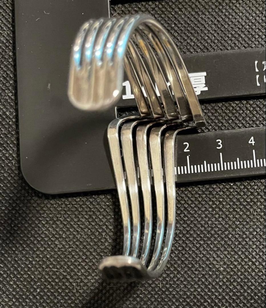 シルバー 波形デザイン バングル