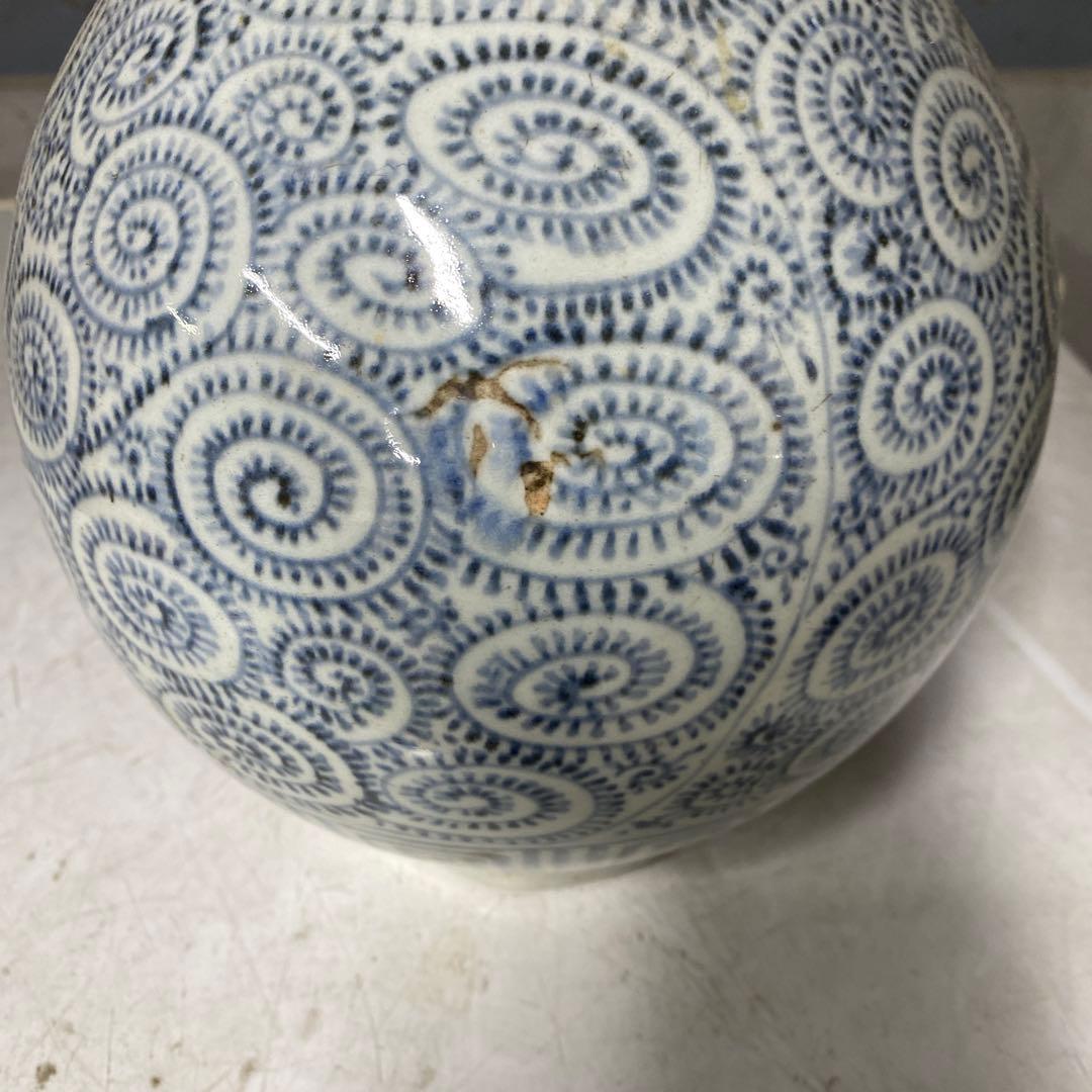 時代　タコ唐草　徳利　伊万里　直径19cmＸ高さ34cm