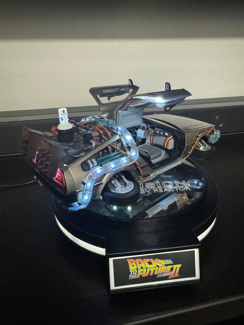 デロリアンバック・トゥ・ザ・フューチャー 1/20スケールキッズロジック