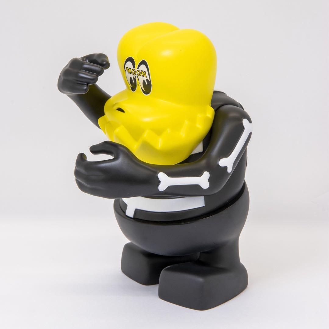 限定 BOUNTY HUNTER x MOONEYES SKULL-KUN