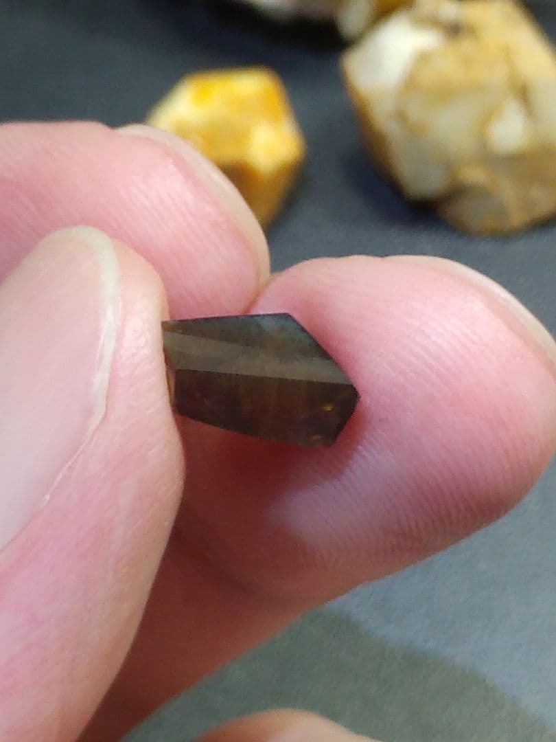 レインボーガーネットルース　325