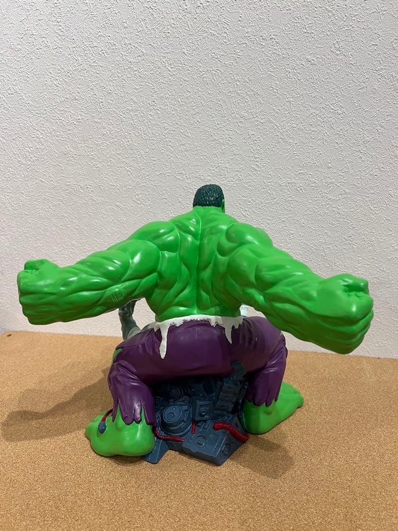 スタチュー　インクレディブル・ハルク