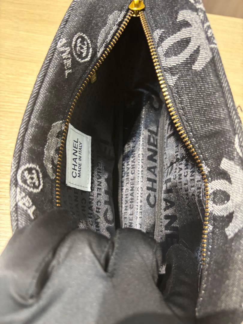 H*ぶ出品　シャネル　CHANEL デニムショルダーバッグ 未使用　ノベ