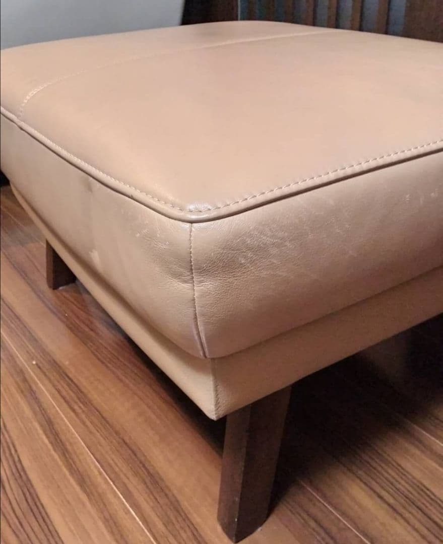 ★可愛いわん様のオットマン★　カリモク　オットマン　　ZU バフ