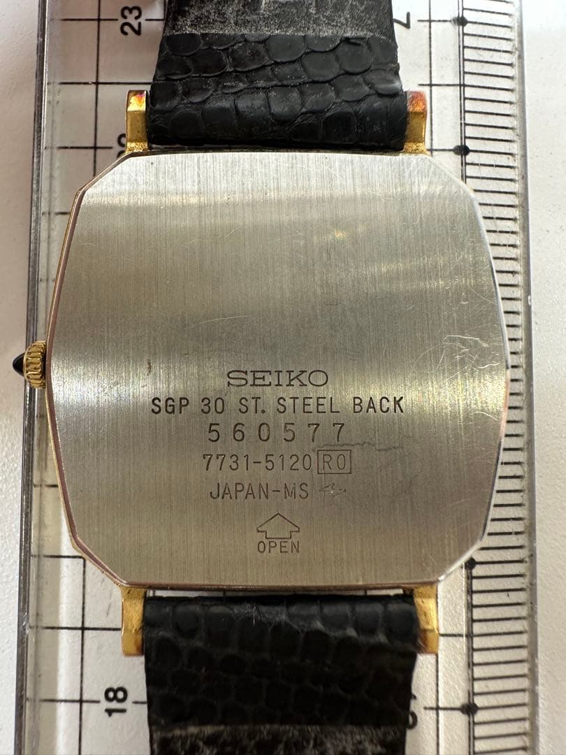 SEIKO Dolce クォーツ腕時計 ゴールド　稼働品！金時計！