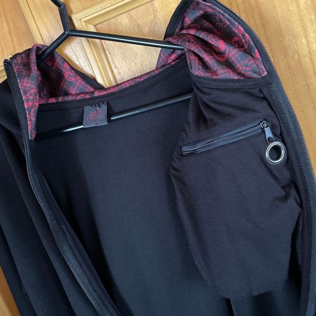 入手困難品Acid Black Cherry限定パーカー
