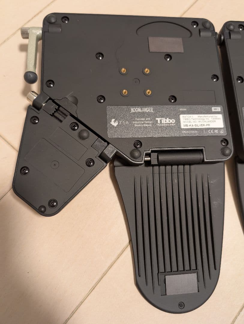 ZSA Moonlander Mark I 分割型プログラミングキーボード 銀軸