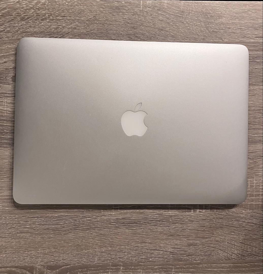 Apple MacBook Air (13-inch, 2017) 本体