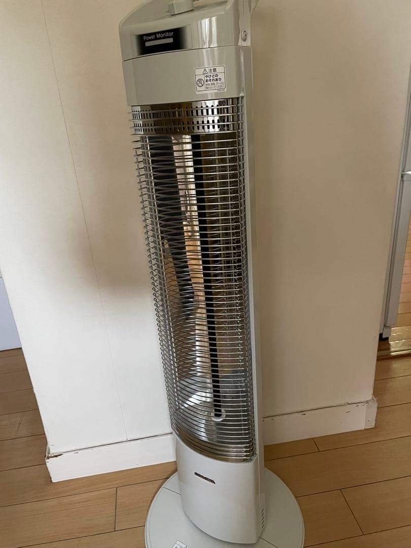 CORONAタワー型電気ヒーター ホワイト　コアヒートスリム遠赤外線電気ストーブ