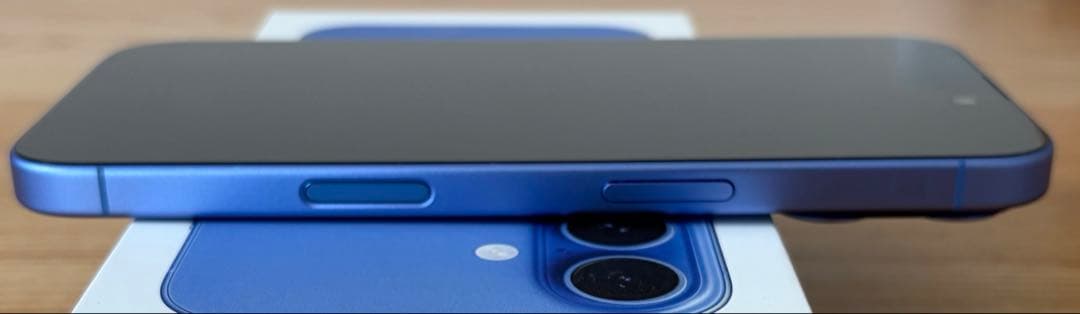 iPhone16本体　SIMフリー　128GB バッテリー96%