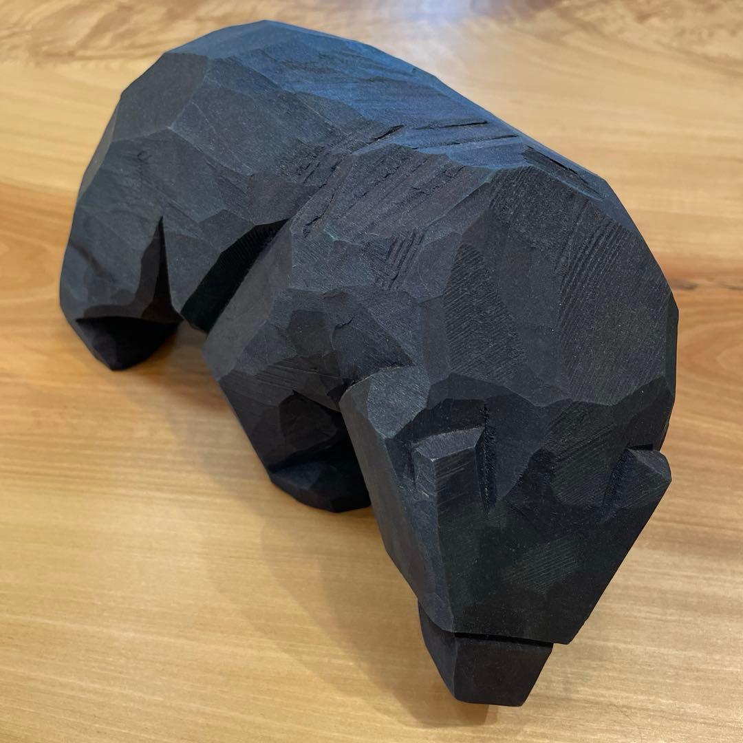 佐藤憲治作　木彫り　這い熊　徳島本藍染