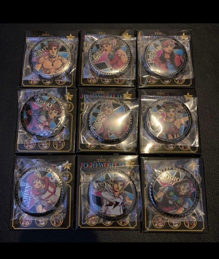ジョジョワールド 荒木飛呂彦描き下ろし 24金メッキ缶バッジ 9種コンプ