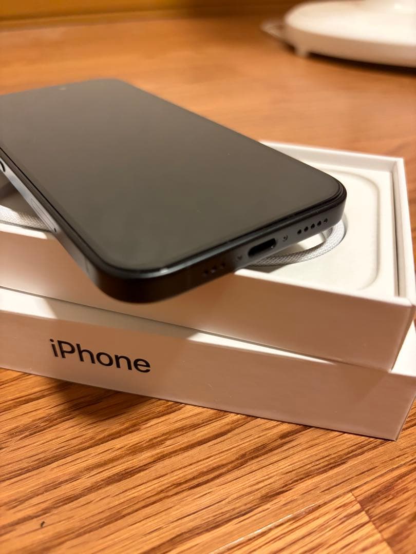 (美品) iPhone 16 128GB ブラック