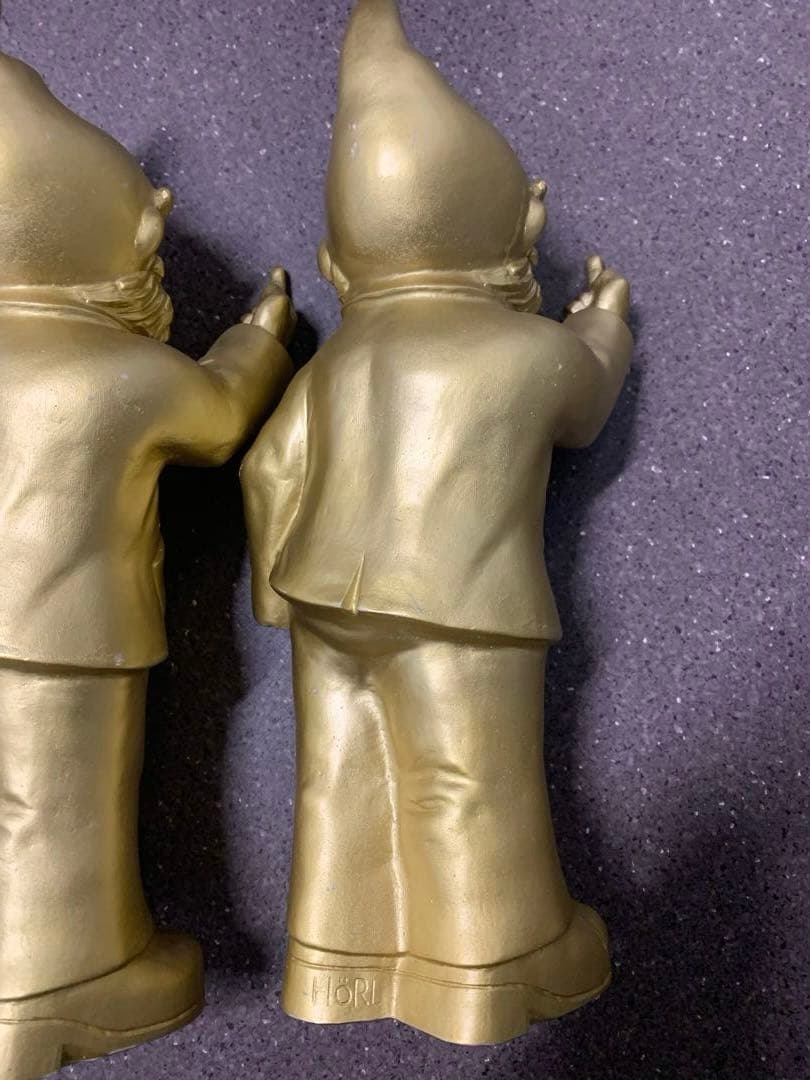 Unconventional Dwarf by Ottmar Hor アート