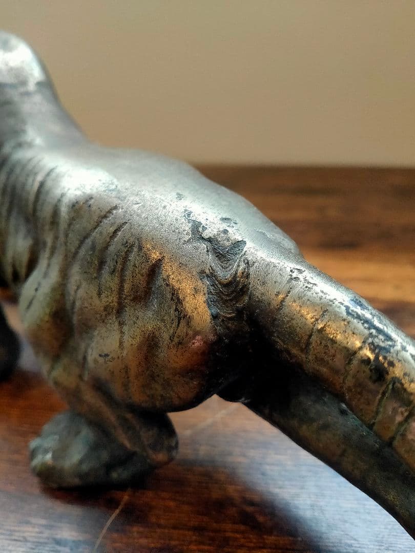 虎　置物　金属製　鉄　ヴィンテージ