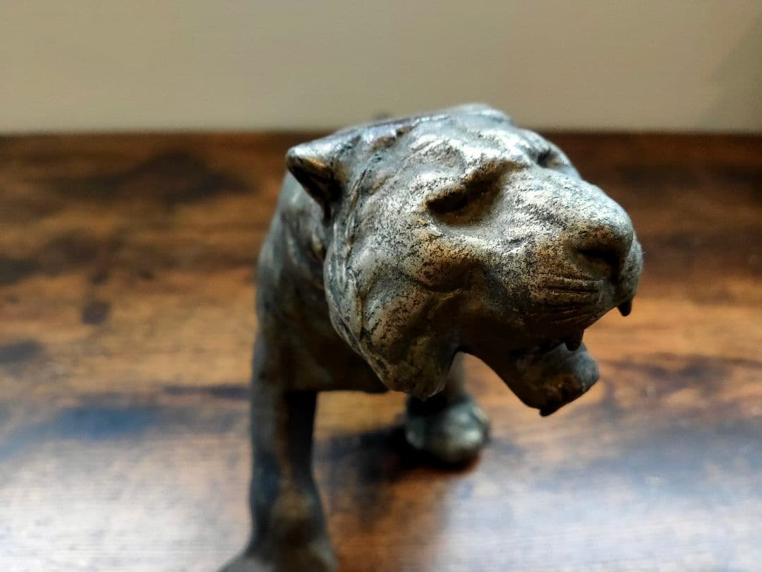 虎　置物　金属製　鉄　ヴィンテージ