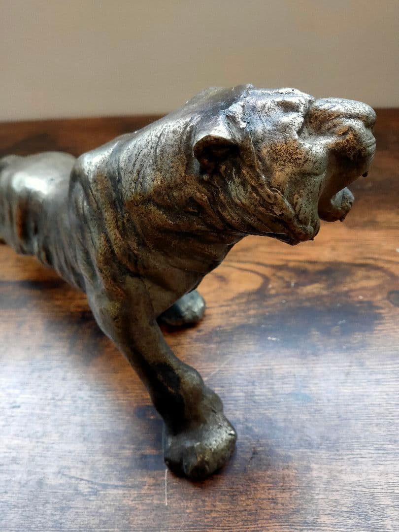 虎　置物　金属製　鉄　ヴィンテージ