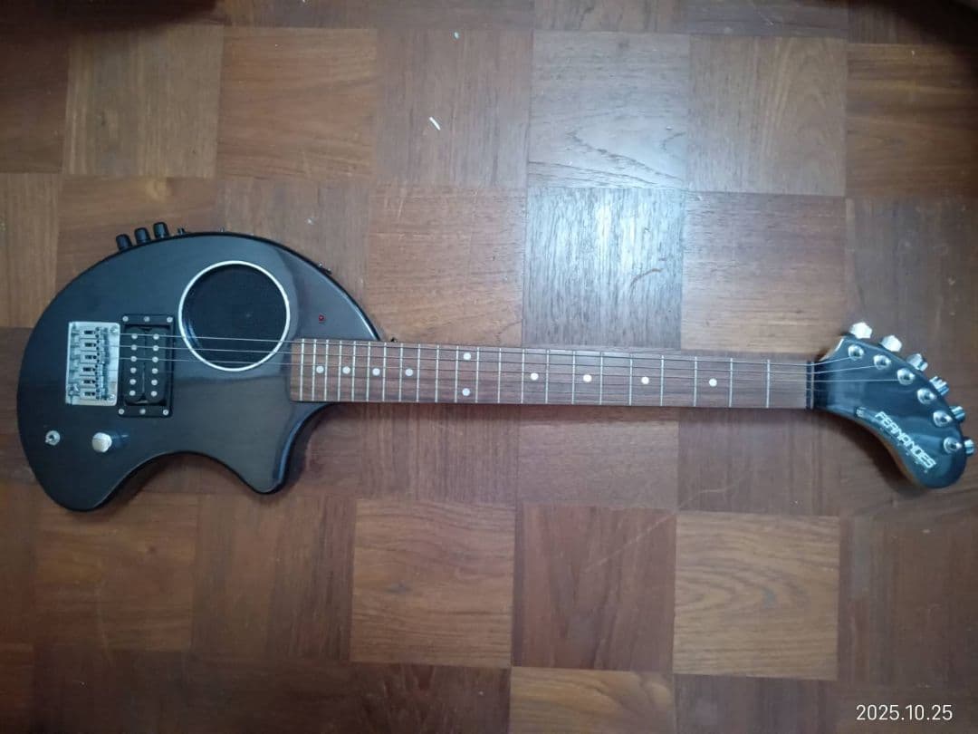 FERNANDES アンプ内蔵エレキギターZO-3 ギターケース付き