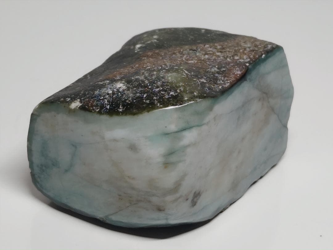 薄青緑 479g 翡翠 ヒスイ 原石 鑑賞石 自然石 誕生石 鉱物 水石 鉱石