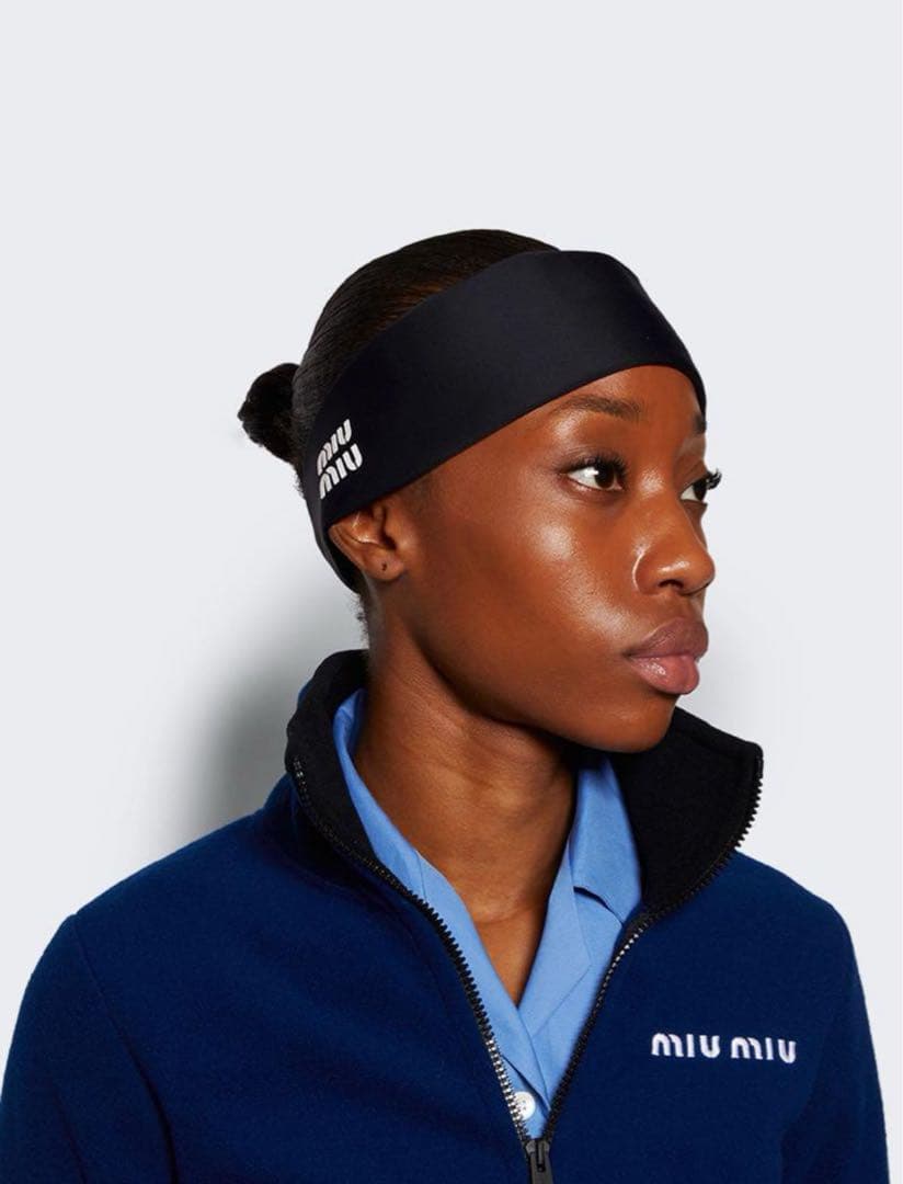 MIU MIU 2024ブラック ヘアバンド　カチューシャ