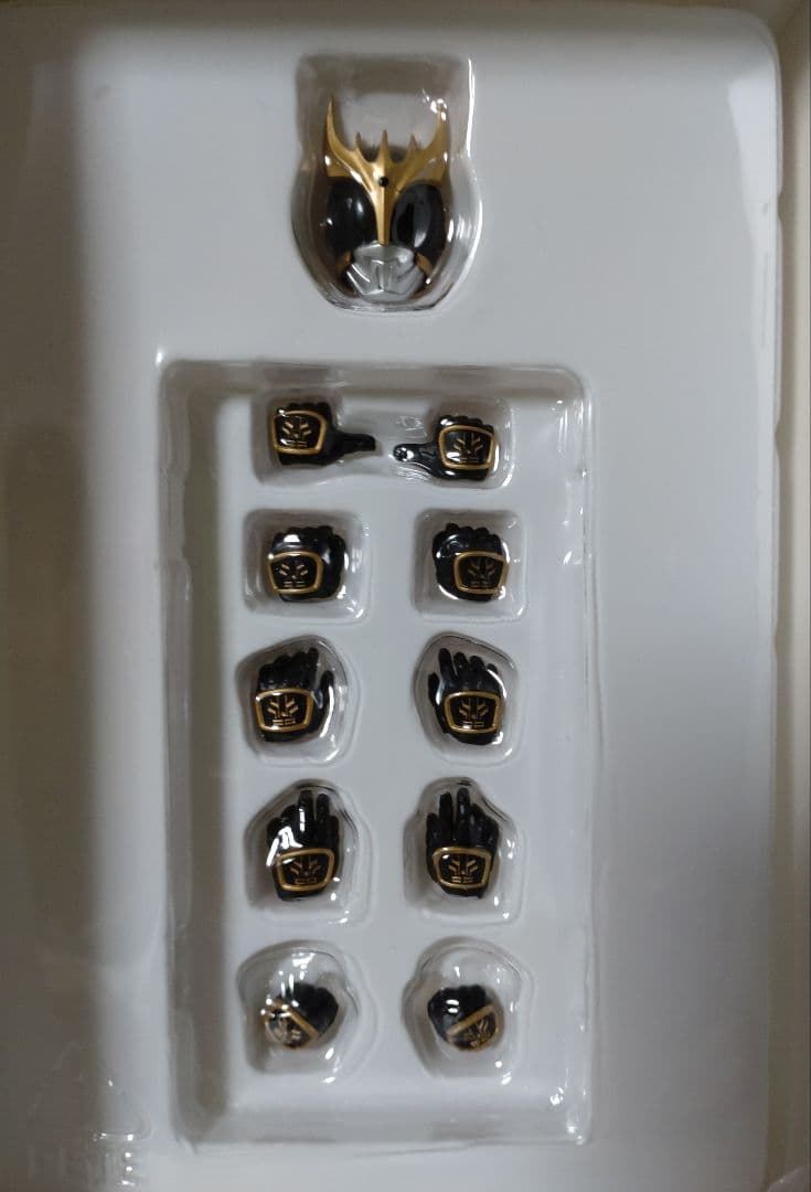 S.H.Figuarts（真骨彫製法）仮面ライダークウガ アルティメットフォーム