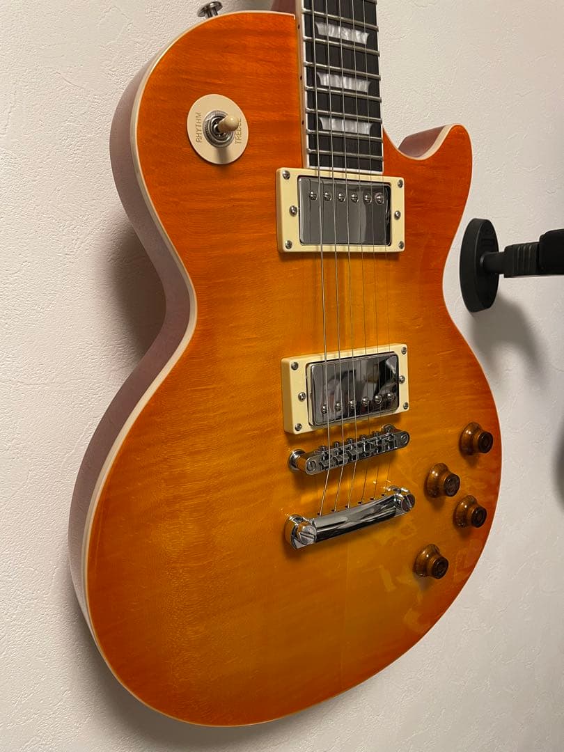中華製レスポールオレンジ 控え目な虎杢 ロゴはUSメーカーのものに見えます