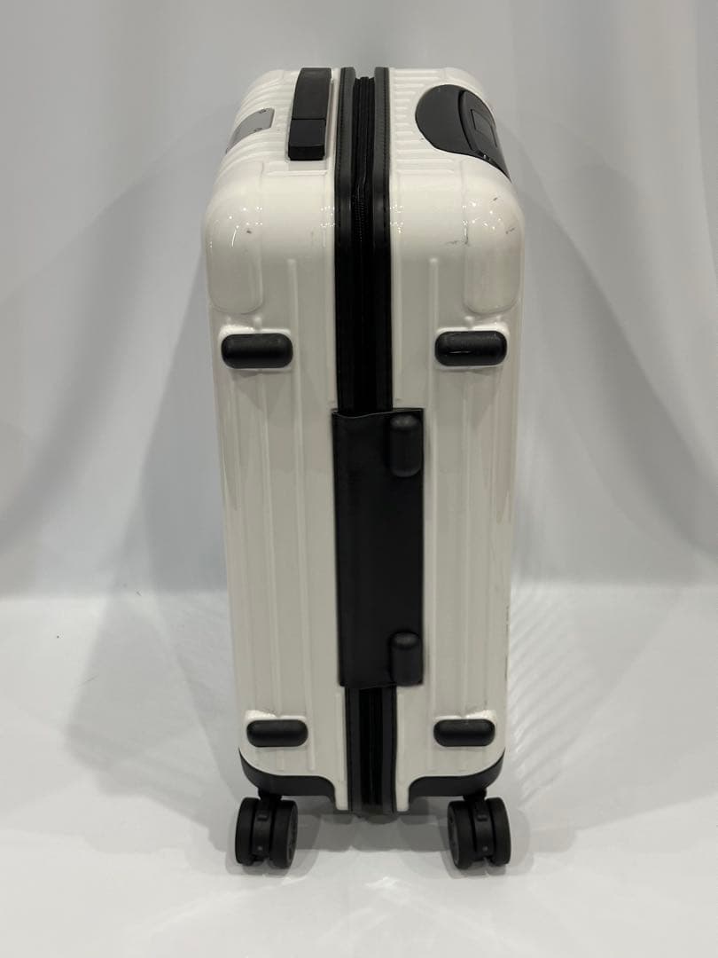 中古品RIMOWAリモワ×PORSCHEポルシェホワイト キャリーケース32L