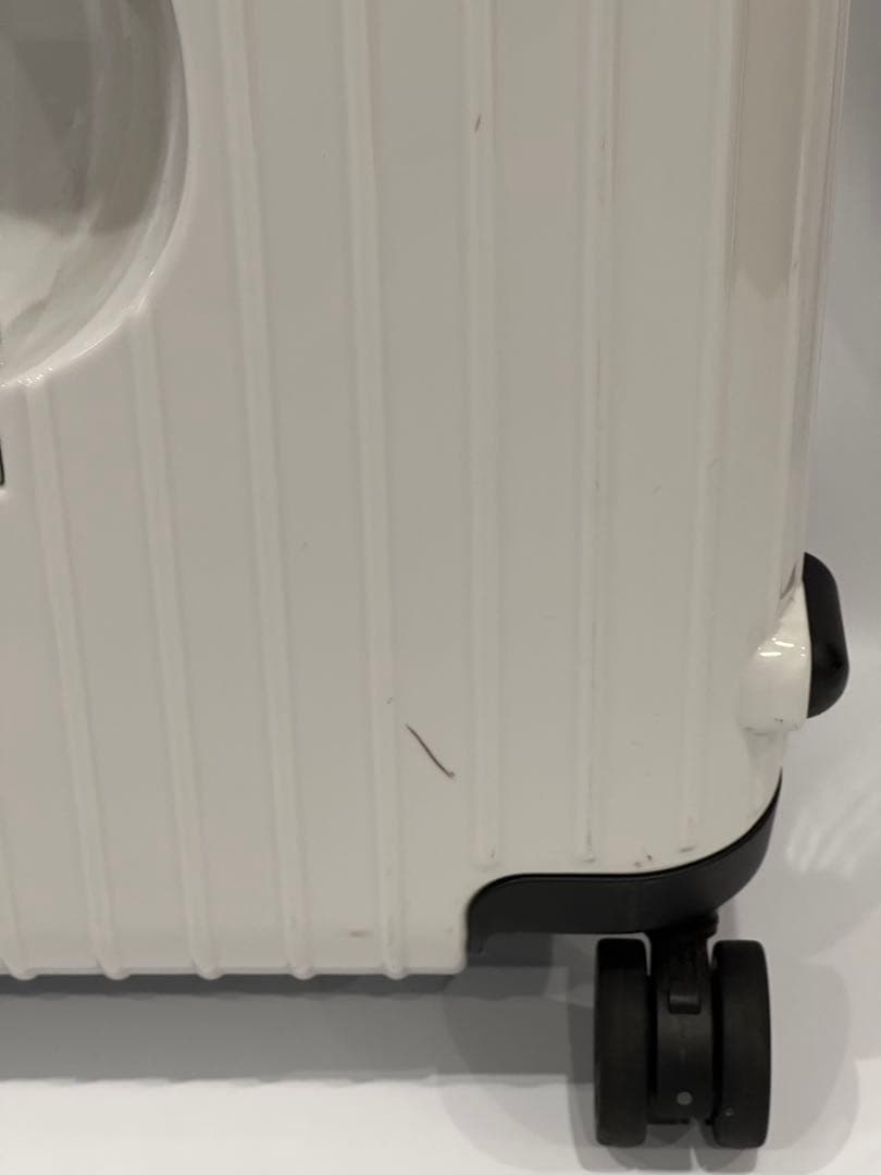 中古品RIMOWAリモワ×PORSCHEポルシェホワイト キャリーケース32L