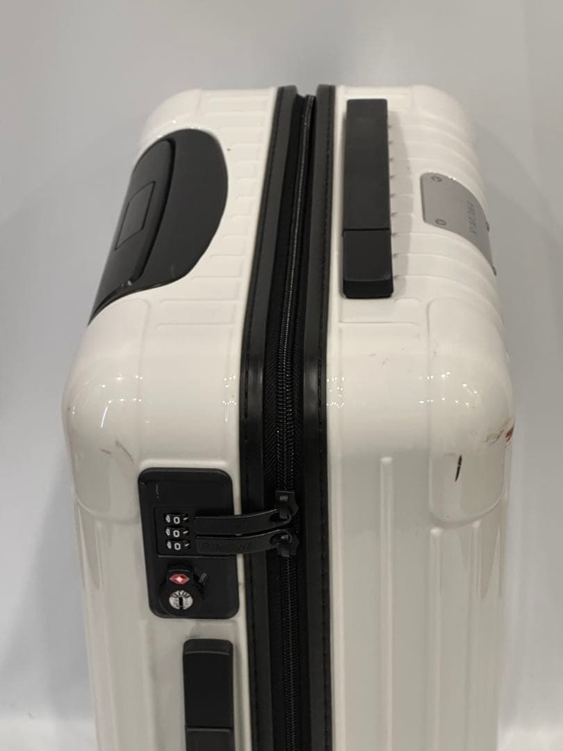 中古品RIMOWAリモワ×PORSCHEポルシェホワイト キャリーケース32L