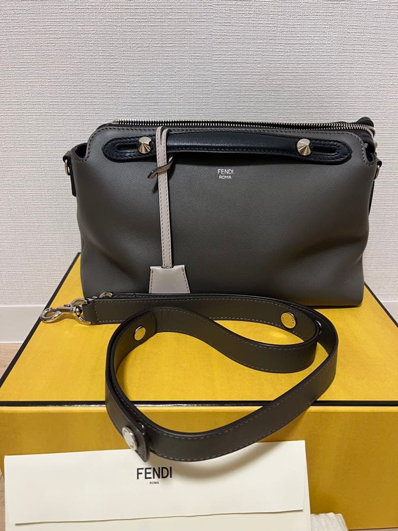FENDI フェンディ　バイザウェイ　ダークグレー　ミディアム
