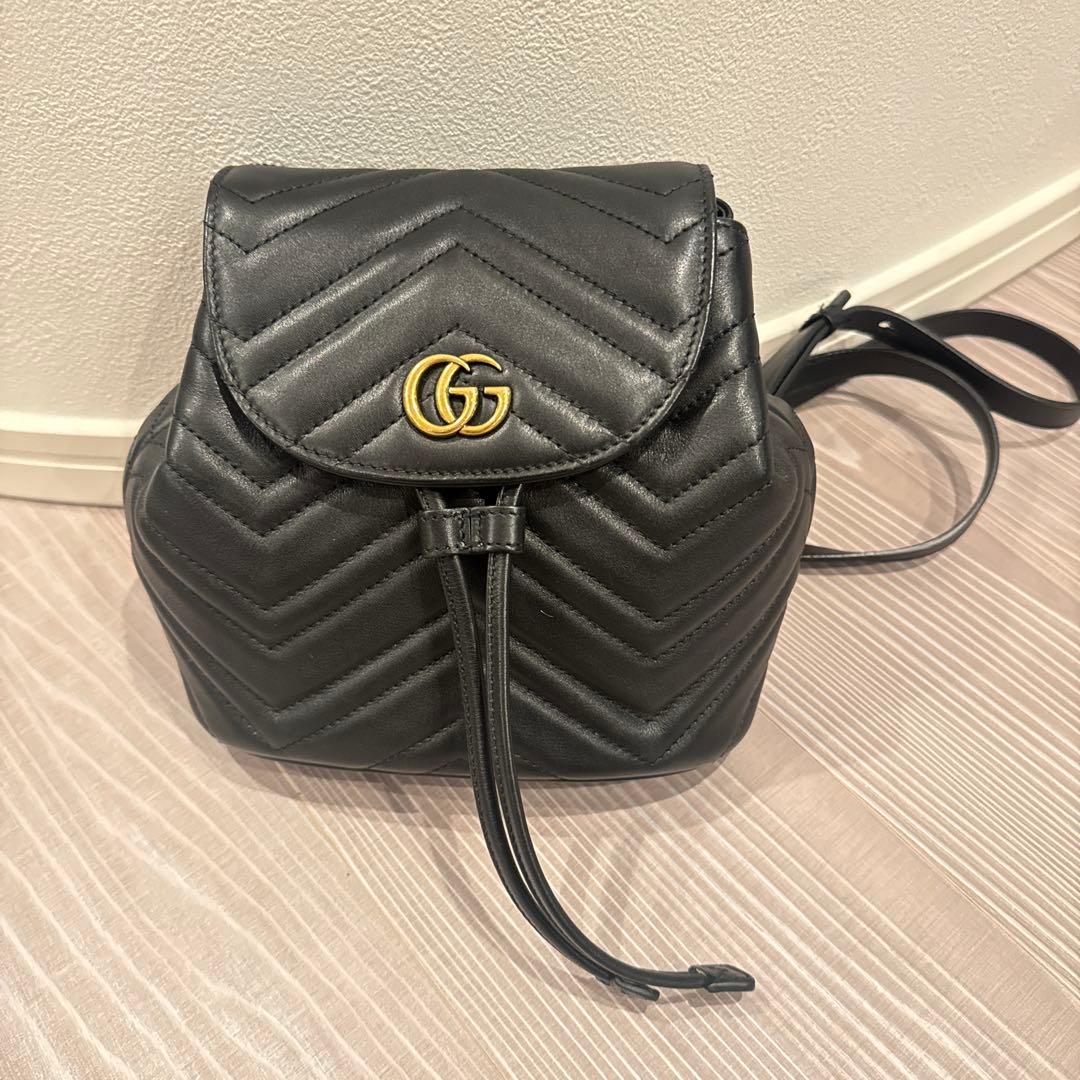 Gucci ブラック ショルダーバッグ キルティング