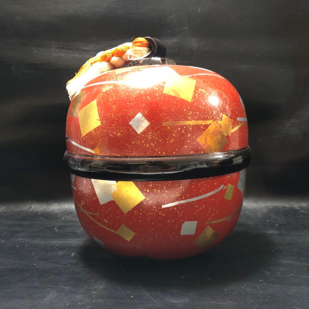 美しい古美術品◼️蔵から雅な美しい漆塗りの特大サイズの丸い入れ物が出て来ました。