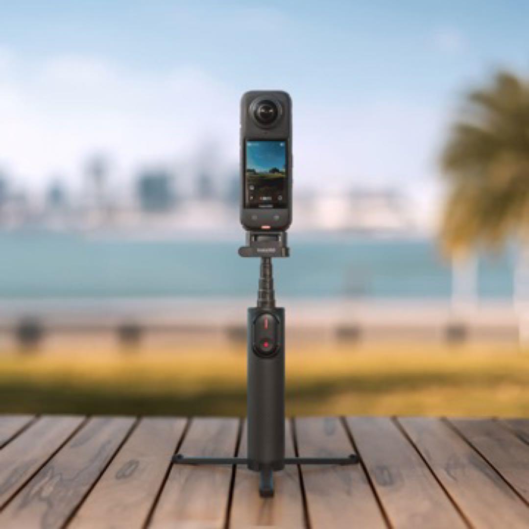 【Insta360】折りたたみ式内蔵三脚付き自撮り棒リモコンキット
