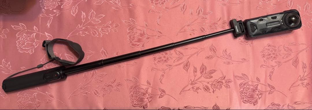 【Insta360】折りたたみ式内蔵三脚付き自撮り棒リモコンキット