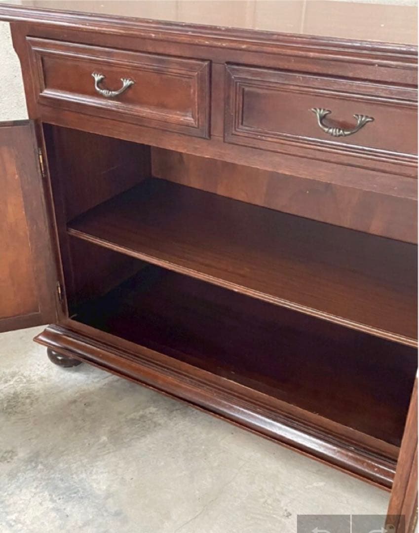 イギリス製　丸脚　高級　サイドボード　　キャビネット